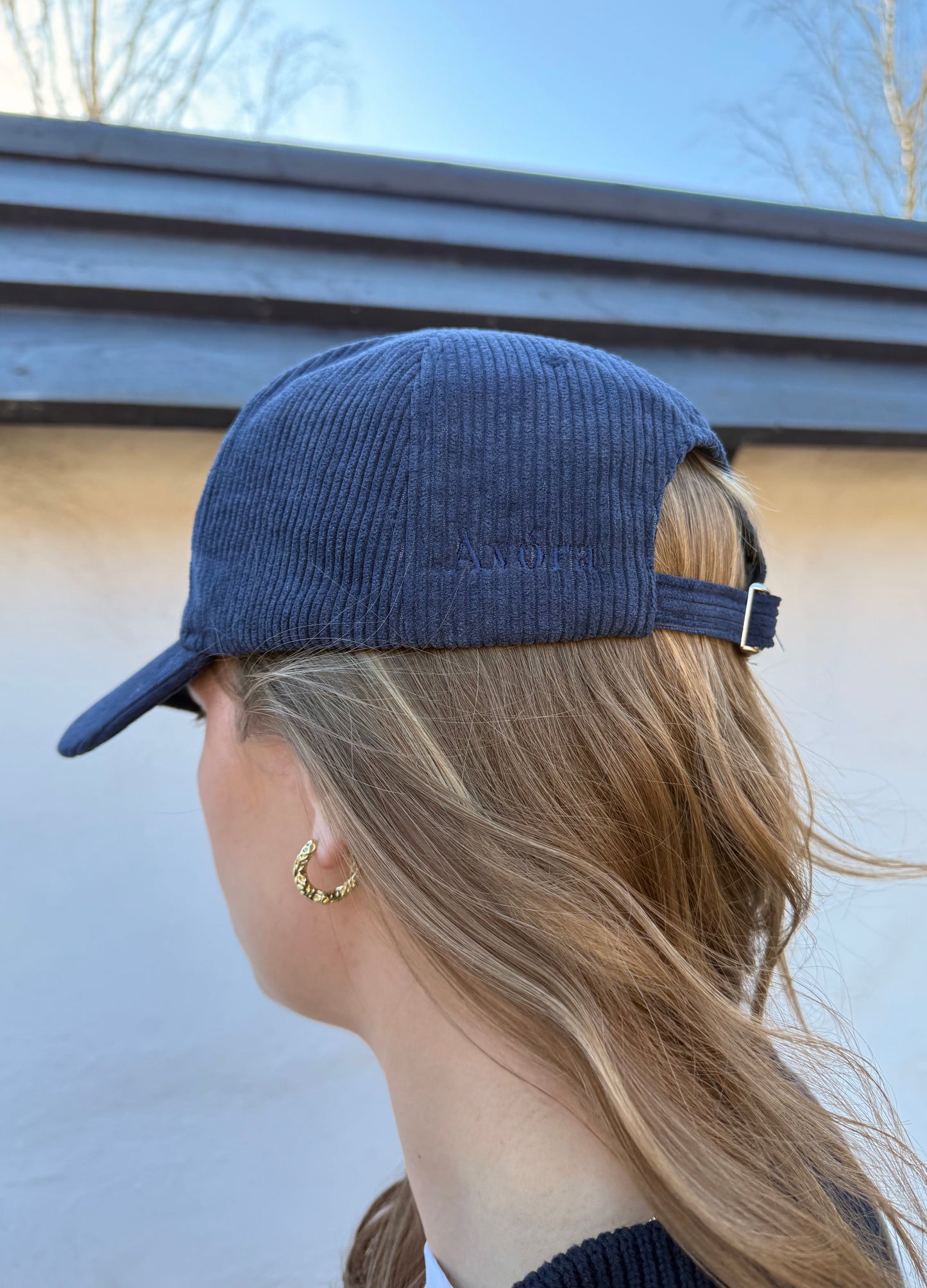 Caps